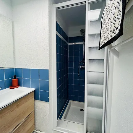 A Avec Terrasse Et Parking, Acces Direct A La - Fr-1-309-541