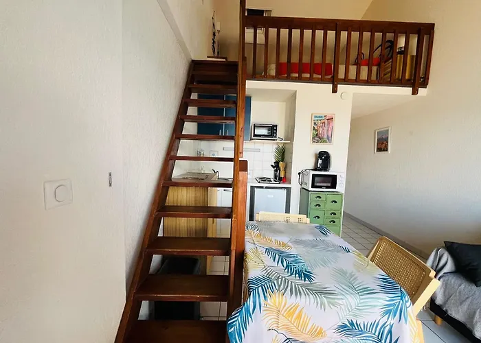 A Avec Terrasse Et Parking, Acces Direct A La - Fr-1-309-541 * كولِيورْ