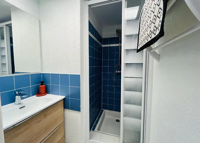 à Avec Terrasse Et Parking, Accès Direct à La - Fr-1-309-541