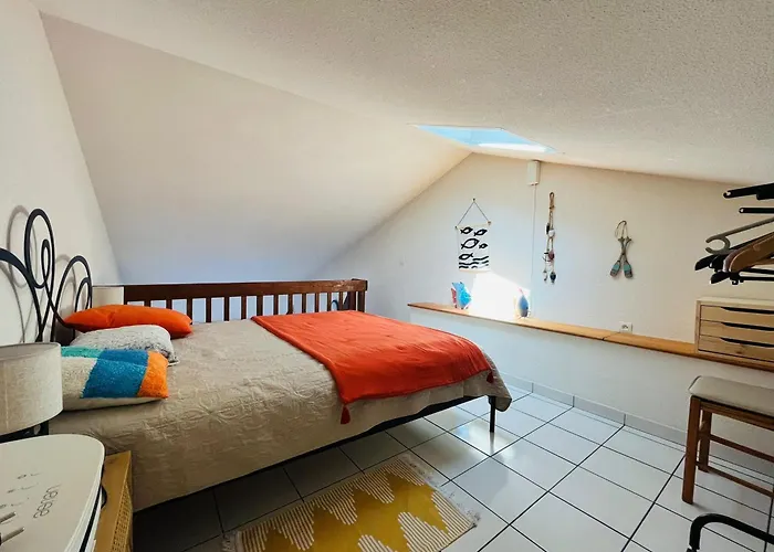 A Avec Terrasse Et Parking, Acces Direct A La - Fr-1-309-541 * كولِيورْ